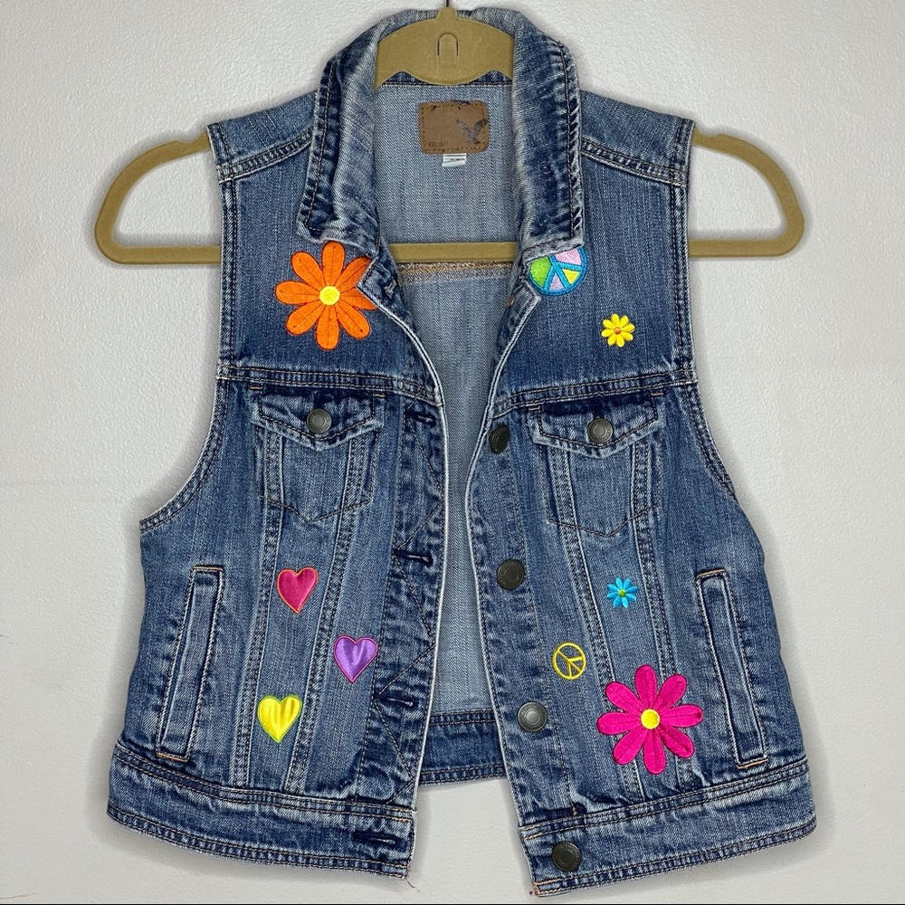 AMERICAN EAGLE OUTFITTERS Denim Vest 70’s Patches Y2K Hippie Size Medium